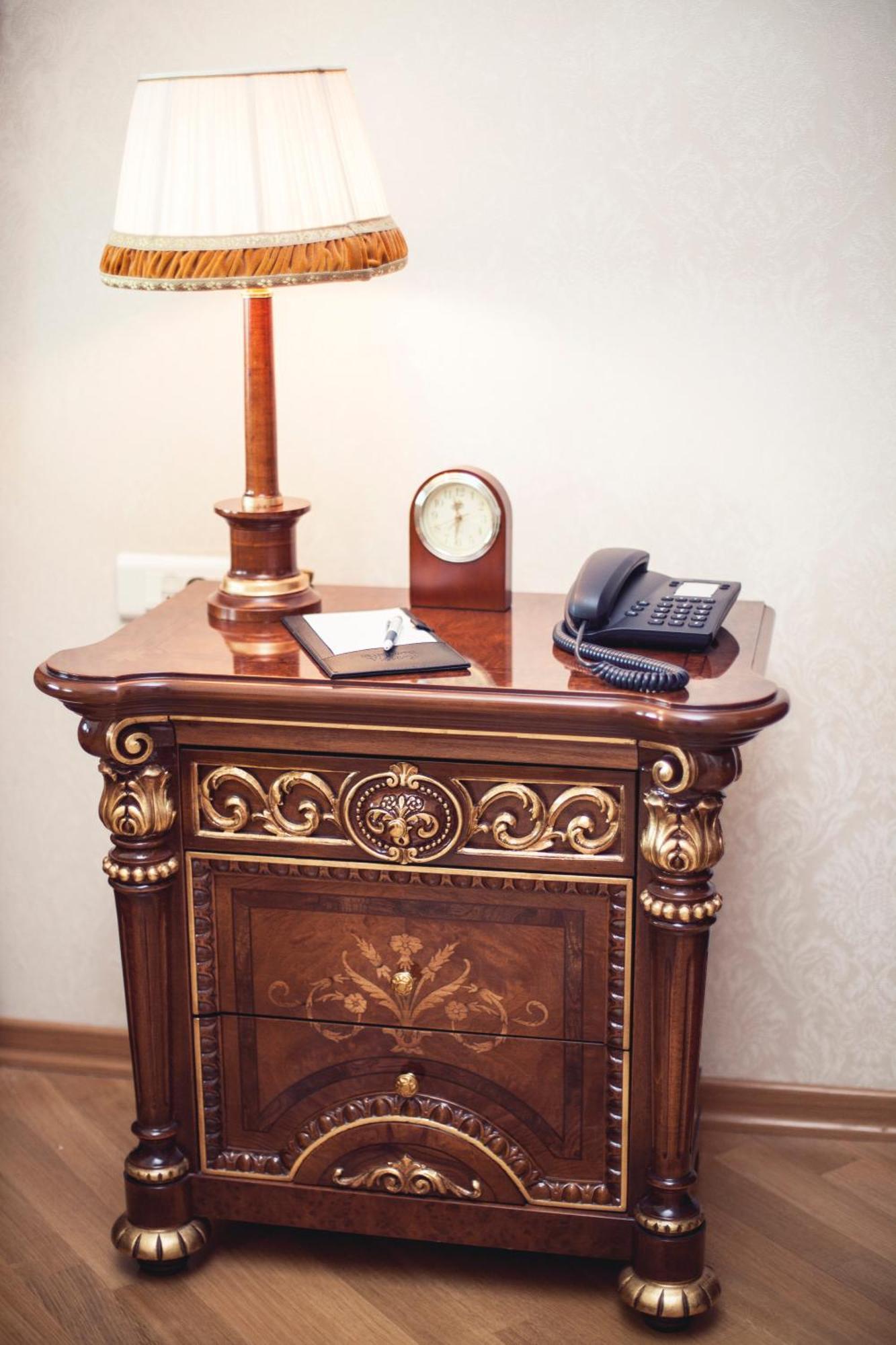 אקטאו Grand Hotel Victory מראה חיצוני תמונה A nightstand