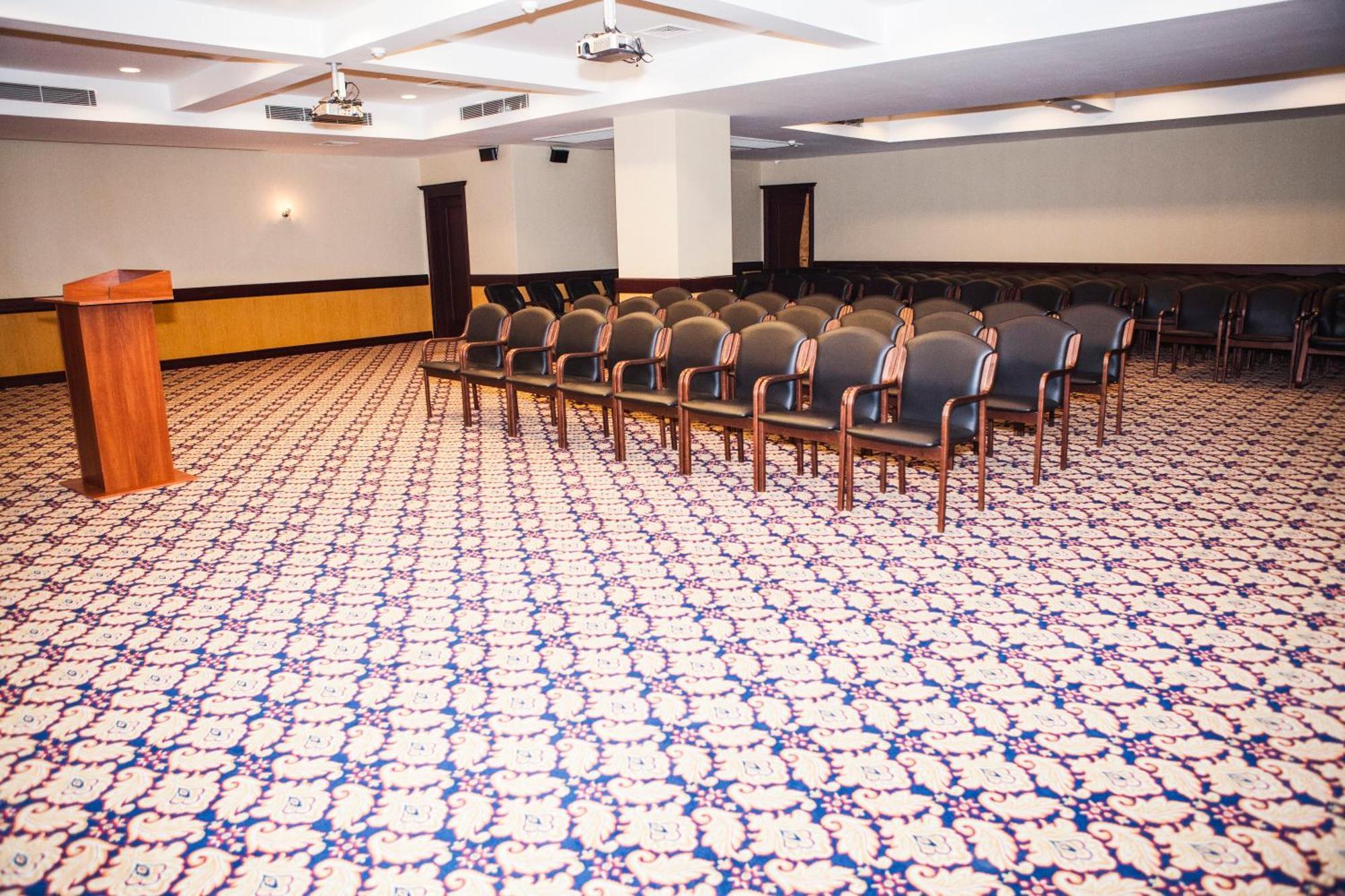 אקטאו Grand Hotel Victory מראה חיצוני תמונה The auditorium